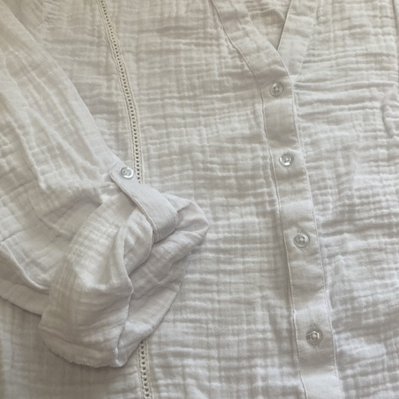 Collections ETC. Womens XL White Texture Knit Button Front. So Cute. - Picture 11 of 12